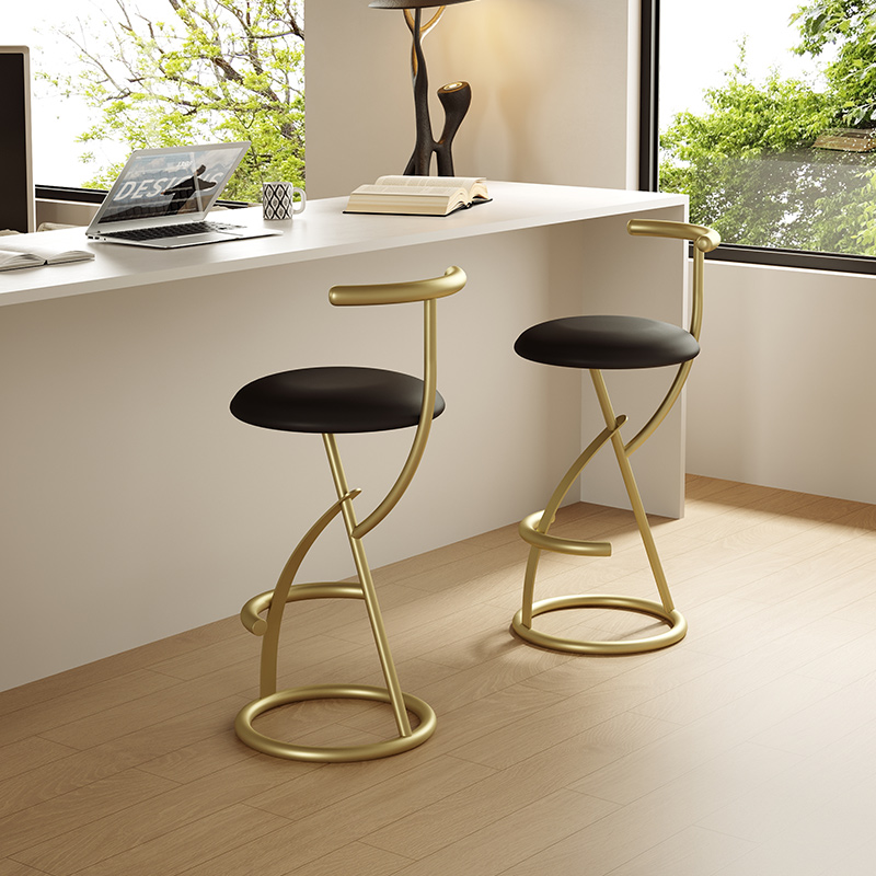 北欧モダンなバースツール背もたれ付きミニマリストキッチンスツ - Commercial Kitchen Designer のレビューと価格